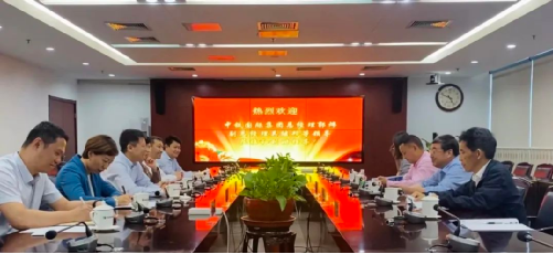 Guo Wei, General Manager of China Railway International Group, and Li Zhi, Vice President of Hollysys Group, held a seminar.